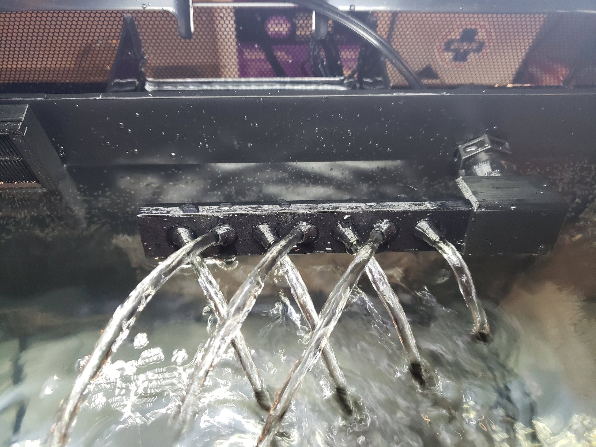 Spray Bar with Adjustable Multi-Directional Nozzles for Fluval Flex Aquariums