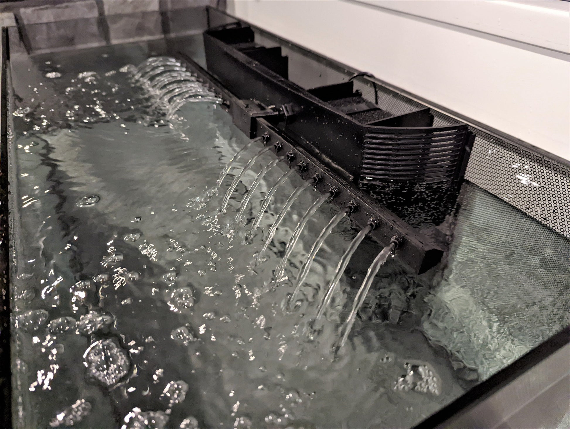 Spray Bar with Adjustable Multi-Directional Nozzles for Fluval Flex 32.5G 